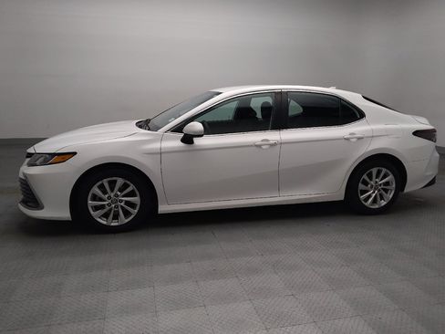 Used 2021 Toyota Camry LE w/ Carpet Mat Package (TMS) FWD image 2