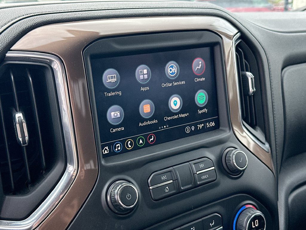 Used 2021 Chevrolet Silverado 1500 High Country w/ Technology Package AWD/4WD image 13
