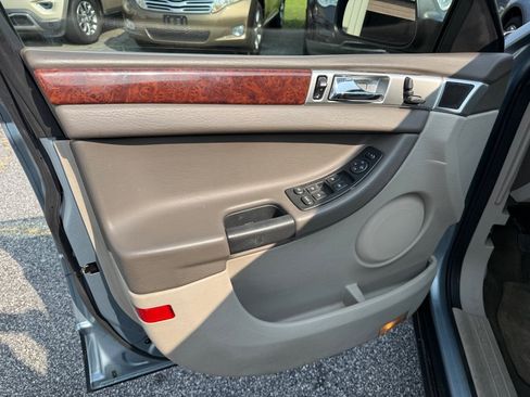 Used 2005 Chrysler Pacifica Touring FWD image 11