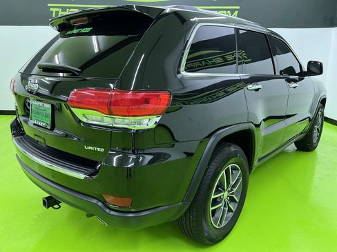 Used 2018 Jeep Grand Cherokee Limited AWD/4WD image 9