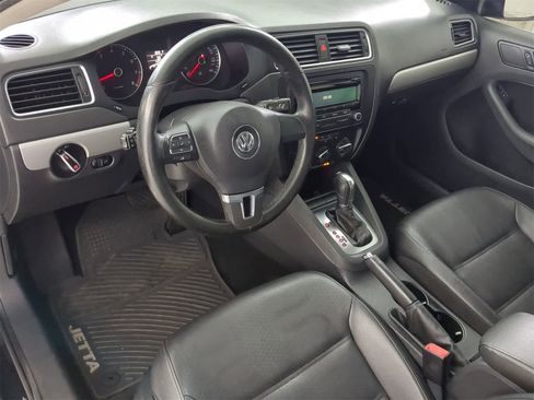 Used 2013 Volkswagen Jetta SE image 2