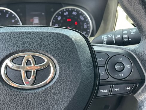 Used 2019 Toyota RAV4 XLE w/ Carpet Mat Package FWD image 20