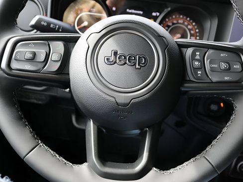 Used 2026 Jeep Wrangler Unlimited Rubicon AWD/4WD image 48