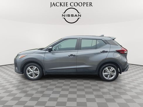 Used 2023 Nissan Kicks S FWD image 8