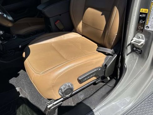Used 2021 Jeep Gladiator Overland w/ Popular Equipment Package AWD/4WD image 23