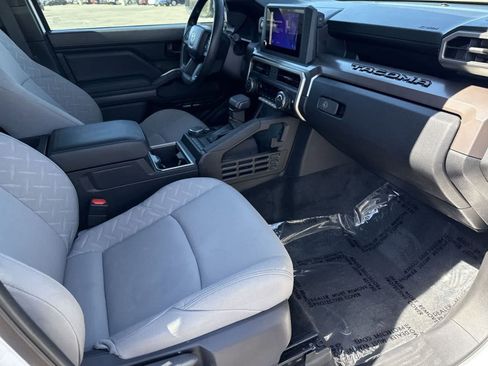 Certified 2024 Toyota Tacoma SR5 AWD/4WD image 11