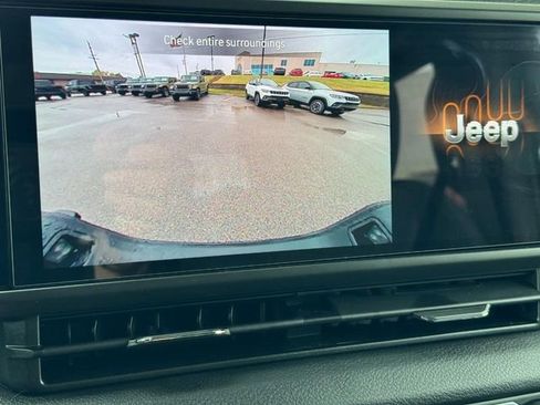 New 2025 Jeep Gladiator Sport image 19