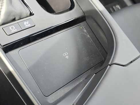 Certified 2024 Lexus ES 300h w/ Accessory Package (Z1) image 19