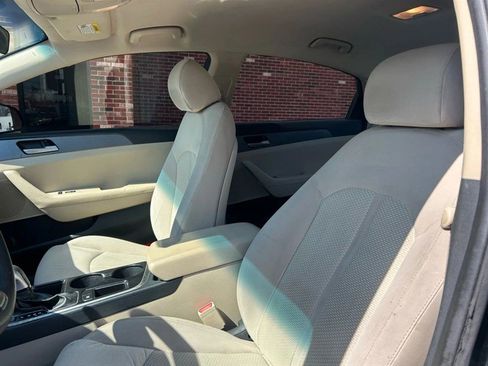 Used 2018 Hyundai Sonata SE image 15