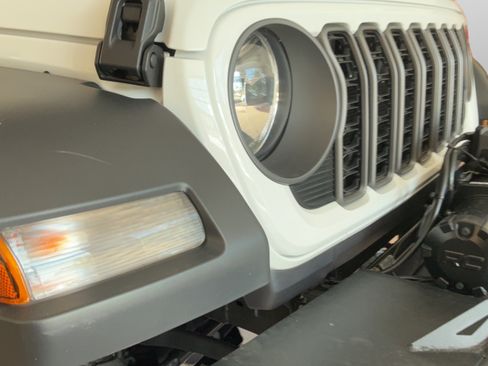 Used 2026 Jeep Wrangler Sport AWD/4WD image 45