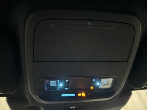 Used 2025 Ford Explorer ST-Line image 23