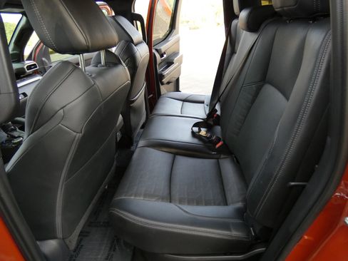 Used 2025 Toyota Tacoma TRD Off-Road w/ TRD Off Road Premium Package image 47