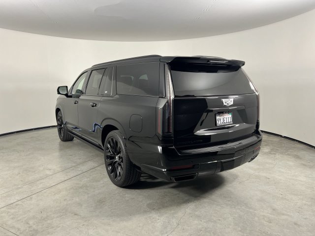 Used 2026 Cadillac Escalade ESV Platinum Sport w/ LPO, ONYX Package AWD/4WD image 6