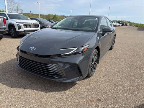 Used 2025 Toyota Camry XLE w/ Premium Plus Package AWD/4WD image 1