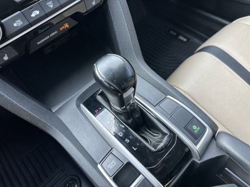 Used 2016 Honda Civic Touring image 34