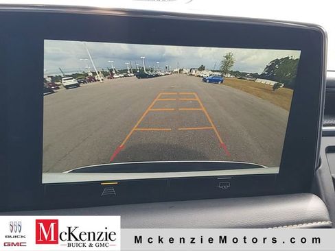 Used 2023 Chevrolet Suburban Premier image 17