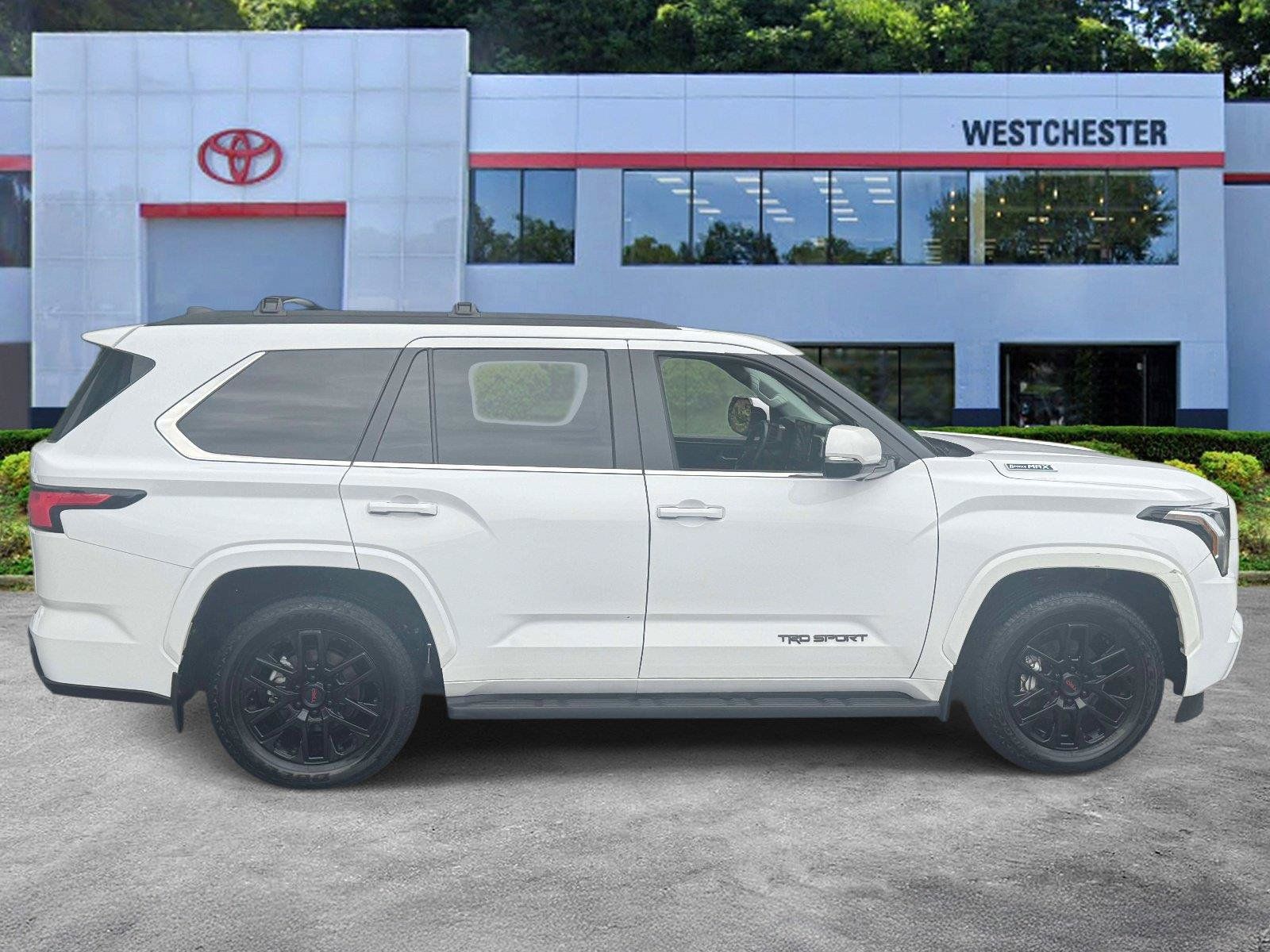 Used 2024 Toyota Sequoia SR5 w/ SR5 Premium Package AWD/4WD image 8