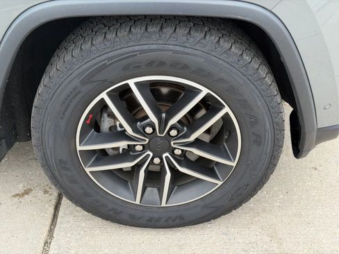 Used 2020 Jeep Grand Cherokee Trailhawk w/ Trailhawk Luxury Group image 9