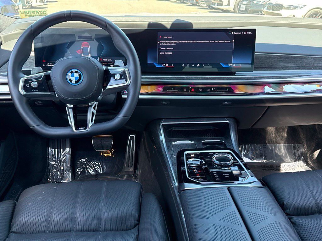 Used 2026 BMW 750e xDrive AWD/4WD image 30