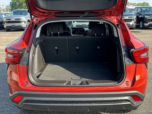 Used 2024 Chevrolet Trax LS w/ LS Convenience Package FWD image 5