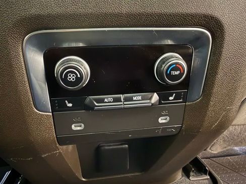 Used 2023 Chevrolet Tahoe Z71 w/ Luxury Package image 13