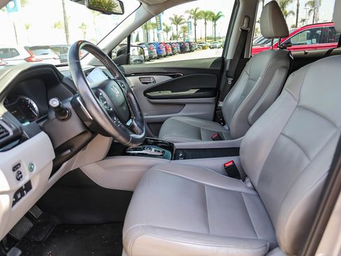 Certified 2017 Honda Pilot Touring image 23
