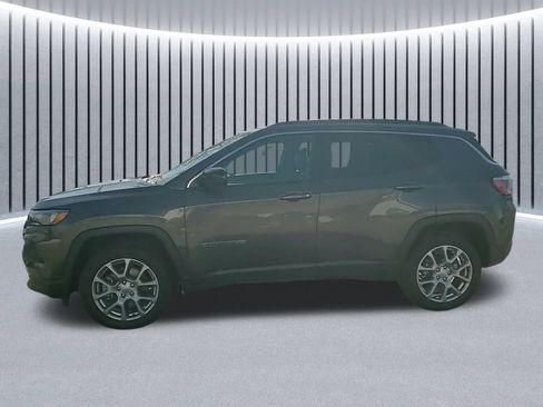 Used 2023 Jeep Compass Latitude AWD/4WD image 18