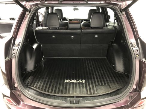 Used 2016 Toyota RAV4 SE image 8