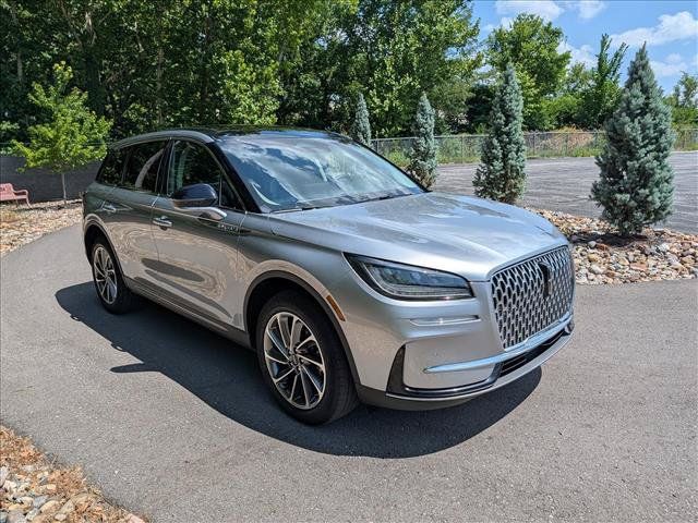 Used 2023 Lincoln Corsair AWD w/ Equipment Group 101A image 7