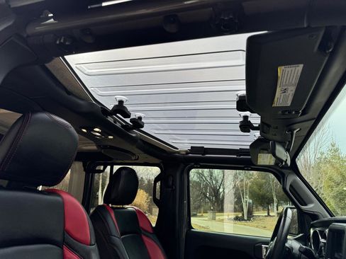 Used 2019 Jeep Wrangler Unlimited Sport S image 17