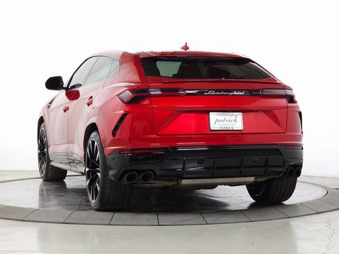 Used 2021 Lamborghini Urus image 3