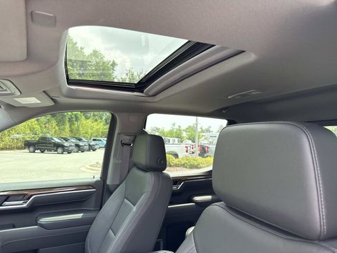 Used 2025 Chevrolet Silverado 1500 LT Trail Boss w/ LT Trail Boss Premium Package AWD/4WD image 22