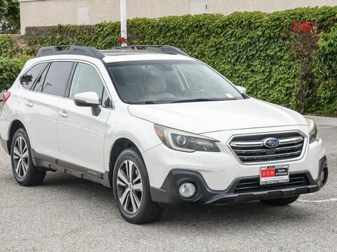 Used 2019 Subaru Outback 2.5i Limited AWD/4WD image 3