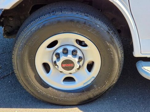 Used 2024 GMC Savana 2500 w/ Driver Convenience Package RWD image 18