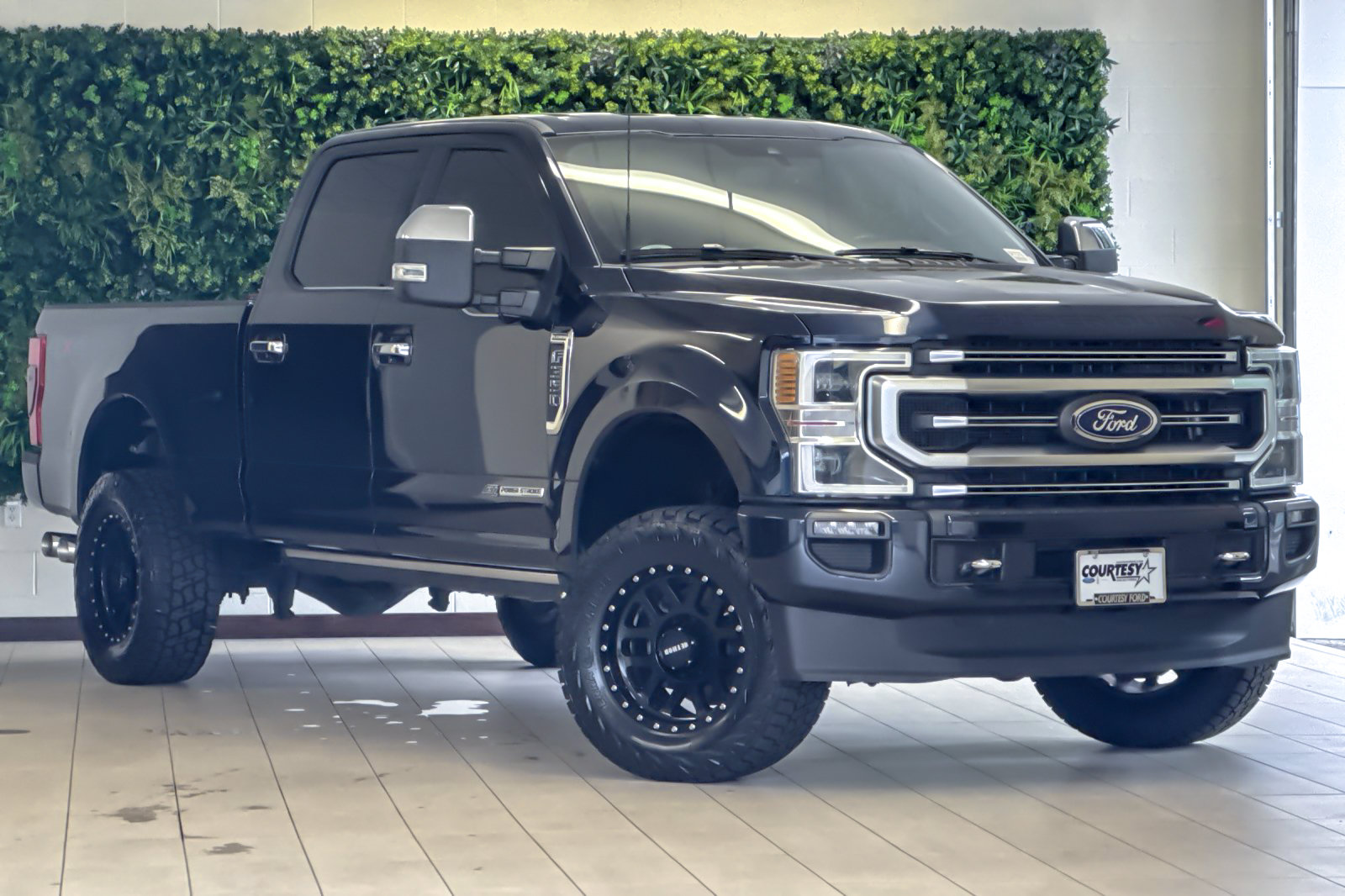 Certified 2022 Ford F350 Platinum AWD/4WD image 2