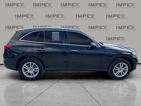 Used 2025 Mercedes-Benz GLC 300 image 6