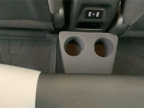 Used 2024 Hyundai Venue SEL image 24