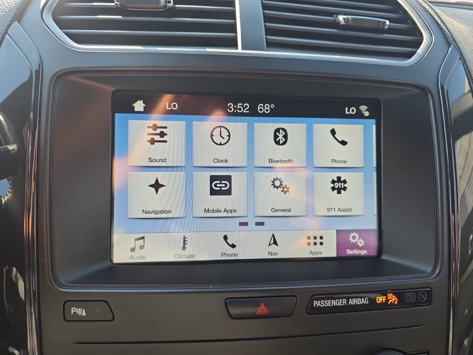 Used 2019 Ford Explorer XLT w/ Equipment Group 202A FWD image 21