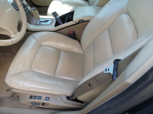 Used 2009 Volvo XC70 3.2 image 17