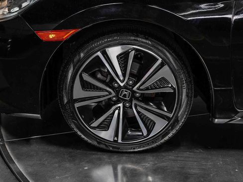 Used 2018 Honda Civic EX-T image 9