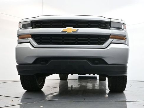 Used 2018 Chevrolet Silverado 1500 Custom w/ Custom Value Package image 38
