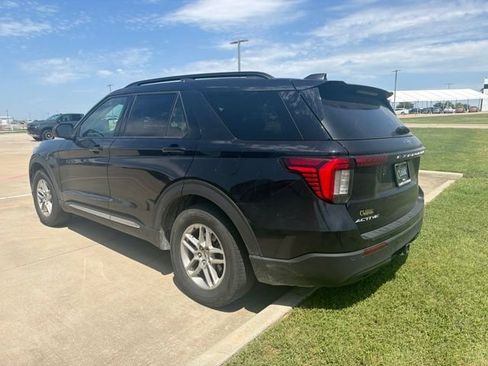 Used 2025 Ford Explorer Active RWD image 5