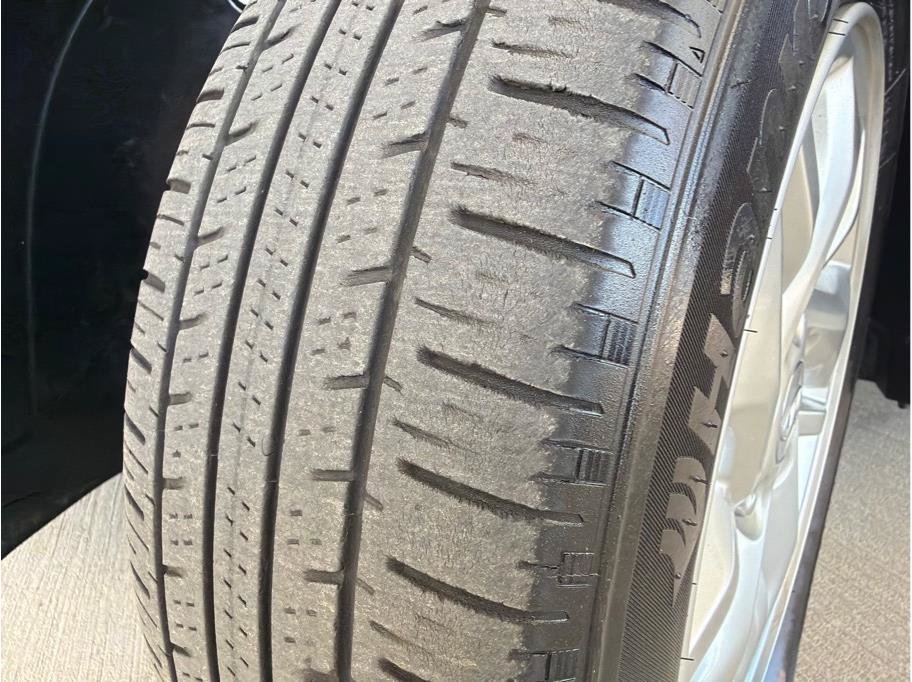 Used 2022 Hyundai Venue SE FWD image 25
