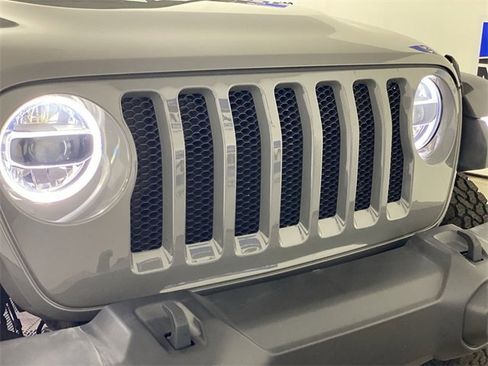 Used 2022 Jeep Wrangler Unlimited Sport w/ Xtreme Recon 35" Tire Package image 37