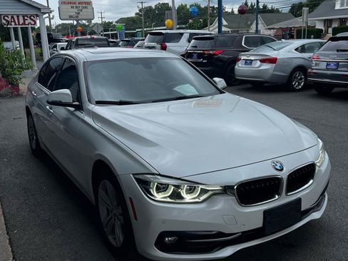 Used 2018 BMW 330i xDrive Sedan w/ Premium Package AWD/4WD image 4