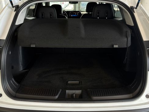 Used 2025 Chevrolet Trax LT image 31