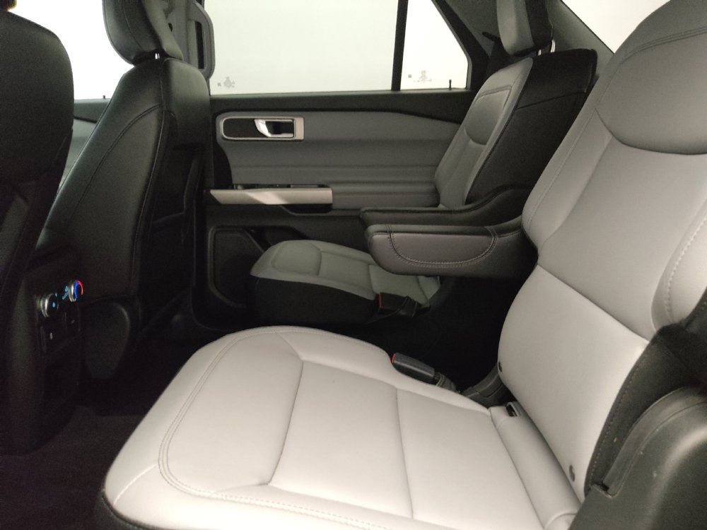 Used 2021 Ford Explorer XLT w/ Equipment Group 202A RWD image 18