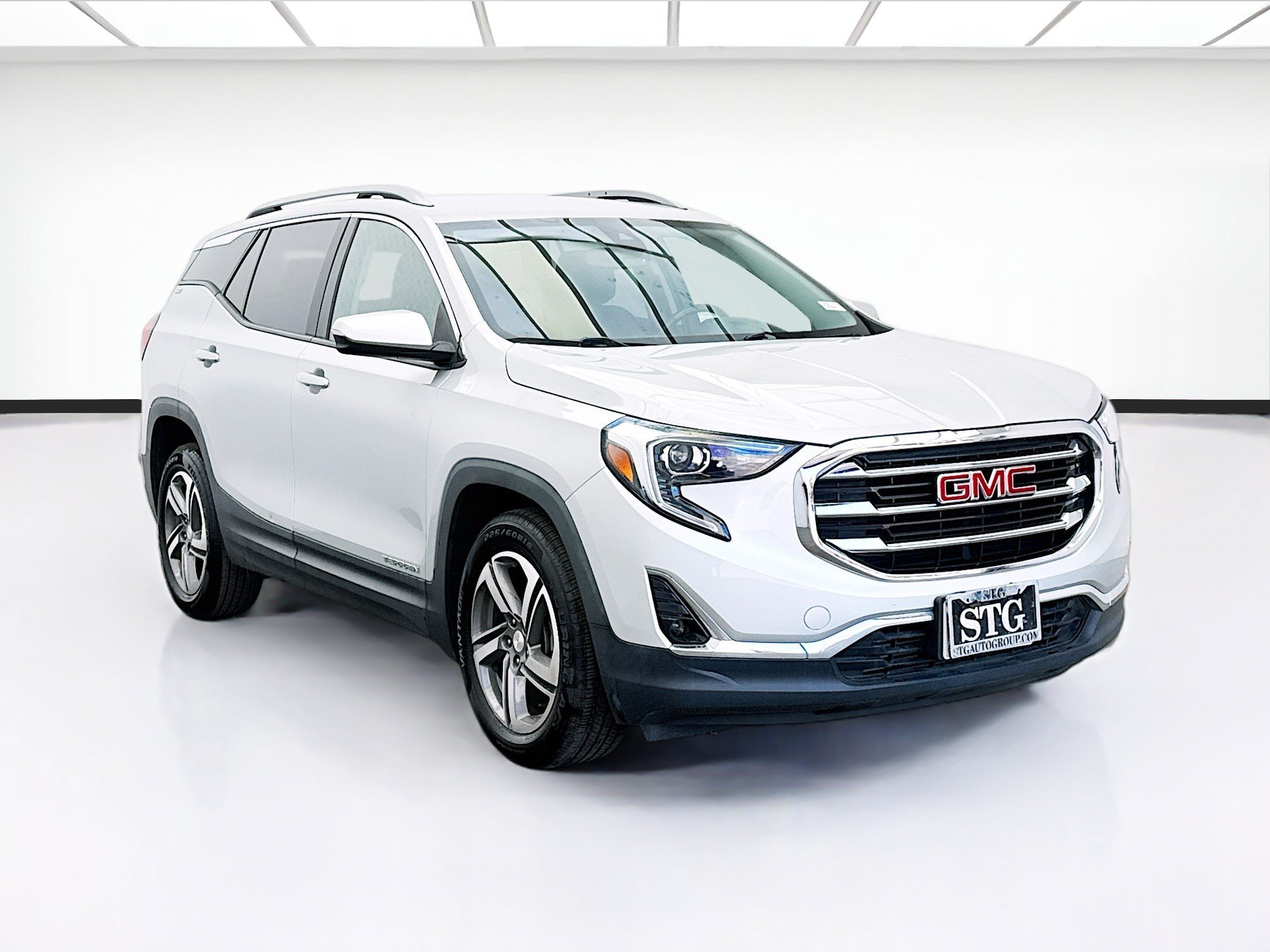 Used 2021 GMC Terrain SLT w/ Infotainment Package II FWD image 3