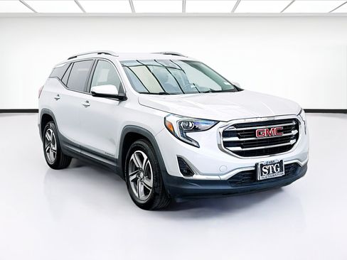 Used 2021 GMC Terrain SLT w/ Infotainment Package II FWD image 3