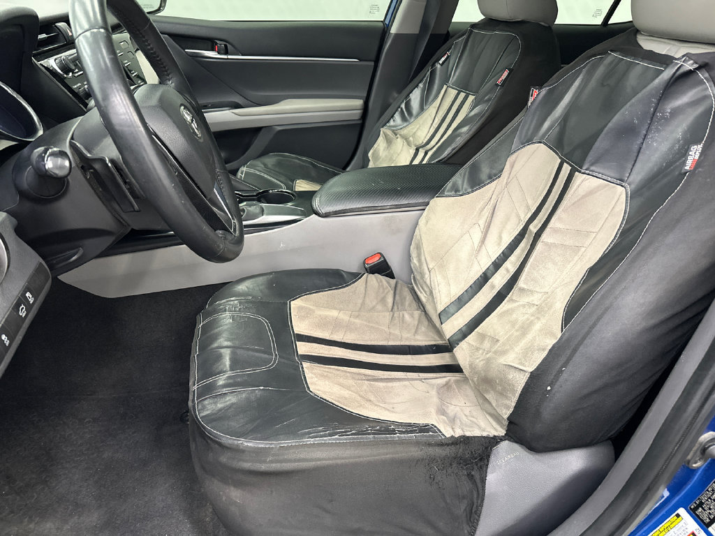 Used 2020 Toyota Camry SE w/ Convenience Package FWD image 9
